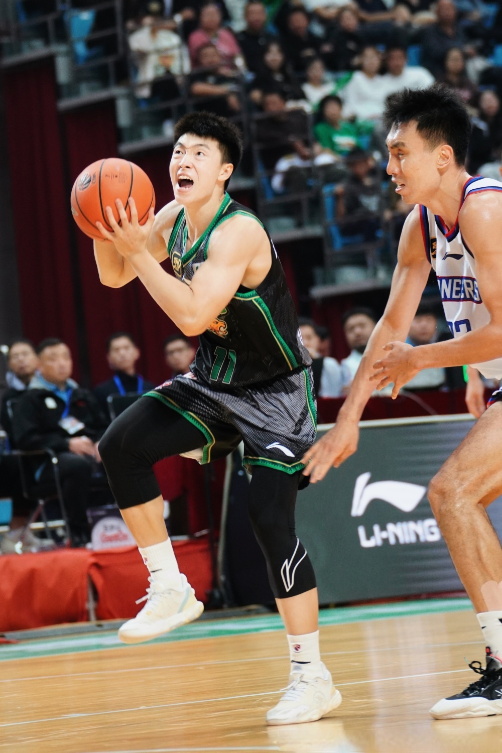 窗口期CBA常规赛传出新动向；辽宁本钢造点机会；管理层表态——质疑声仍在；赛季目标并未改变的简单介绍